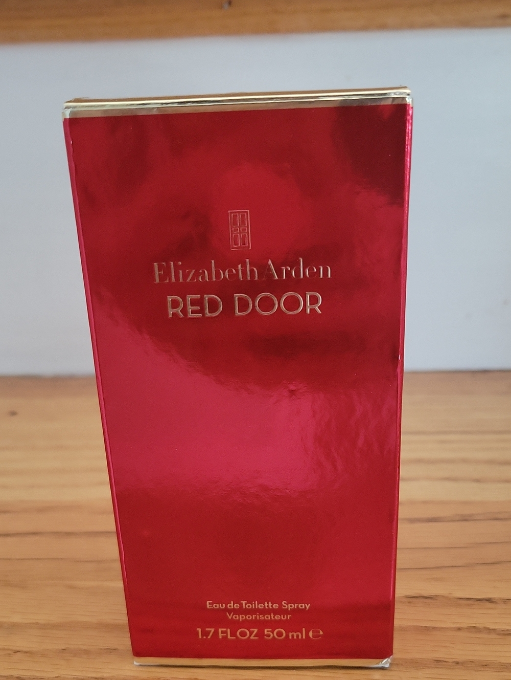 Elizabeth Arden Red Door Fragrance Gift Box - Shiny Red with Gold Accents